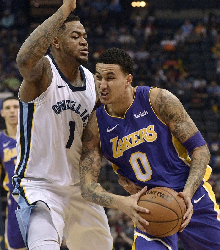 进行轻微的 进行轻微的