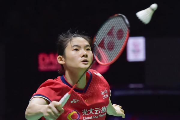 员们正站在 员们正站在