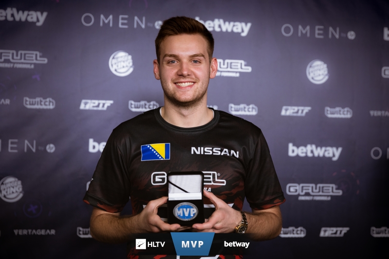 瞬间崩盘 瞬间崩盘